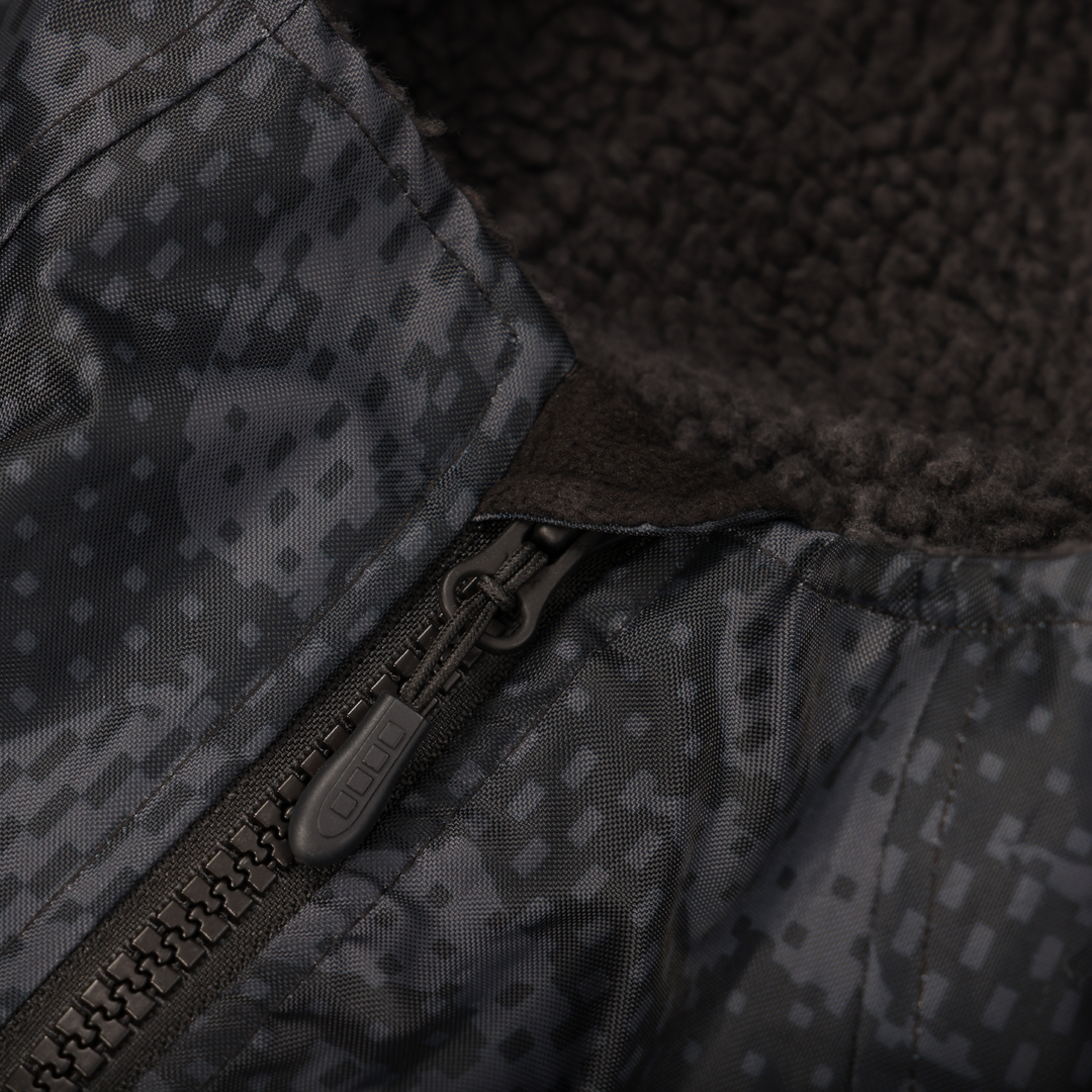 ADULT UNISEX GEO CAMO SPECTATOR BLANKET JACKET – Capelli Sport